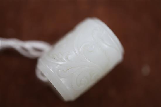 A Chinese white jade cylindrical bead, 18th / 19th century, 2.2cm